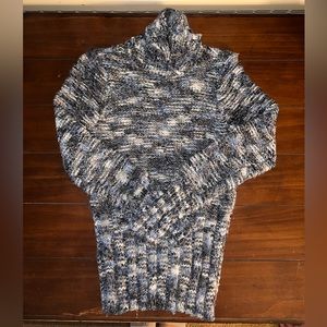 Tint turtleneck sweater size medium. Blue white and gold for coloring. Like new!